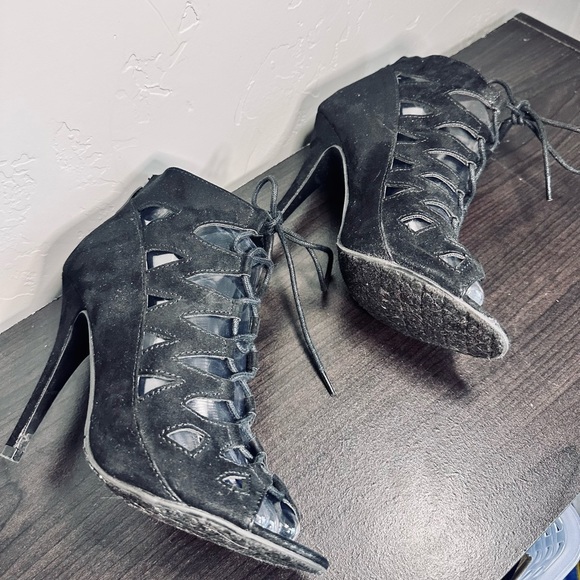 CL Gladiator Heels Suede Ankle Bootie ZLady Cutout Lace-Up Size 7 - Picture 7 of 16